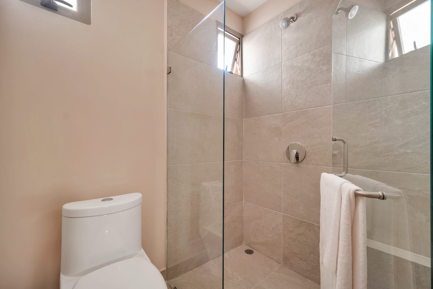 Bathroom1 (1) - 1 Bed